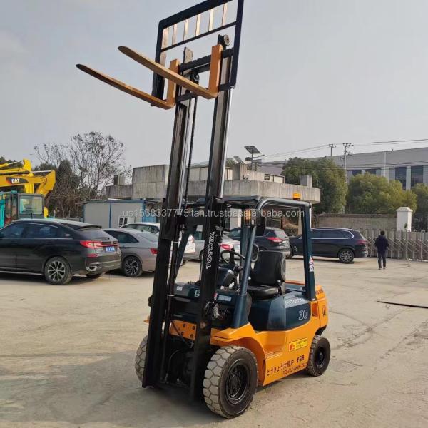 Toyota FD50 Truck Forklift with 45 kw Power and 4500 KG Weight in Large Stock Ready