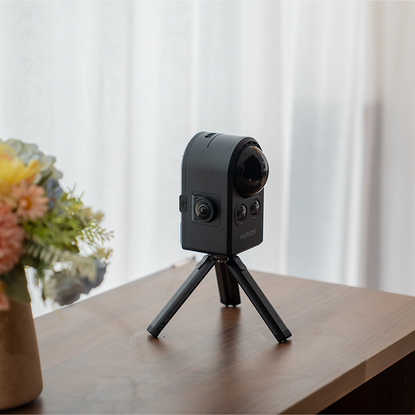 Lightweight 3D Gaussian Splatting PortalCam Spatial Camera Photorealistic Models