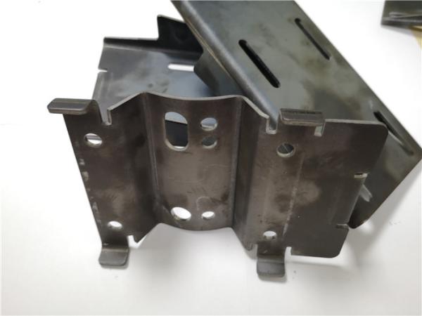Metal feito sob encomenda da precisão que carimba o carimbo de aço galvanizado grosso da chapa metálica do chapeamento do zinco de 2mm