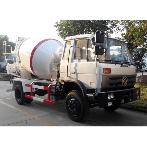 El mezclador concreto preparado cargado del uno mismo acarrea el camión móvil del mezclador concreto de Dongfeng Cummins