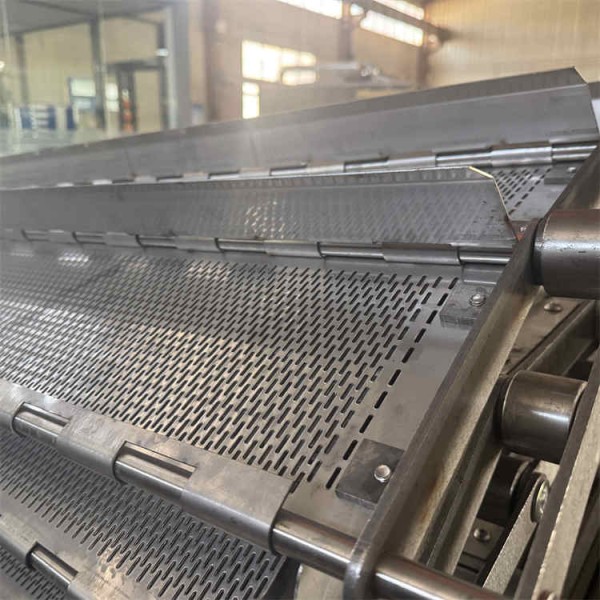 Stainless Steel Wire Mesh Conveyor Belt with perforated metal chain plate design and side chains secured by welded rings