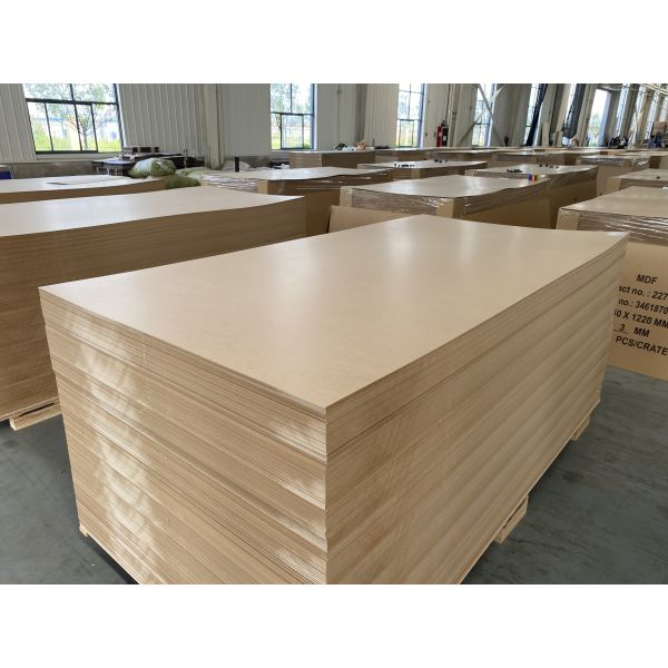 2.1mm 2.5mm Plain HDF Board For Interior Door Skins And Wood Veneering CE ISO Approved