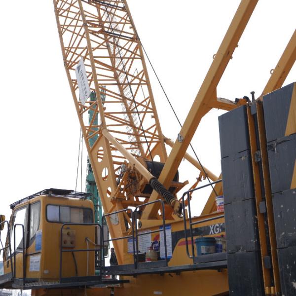 600 Liters Fuel Tank  60Meters Boom Construction Crawler Crane Crawler Mounted Crane For Oil And Gas Industry
