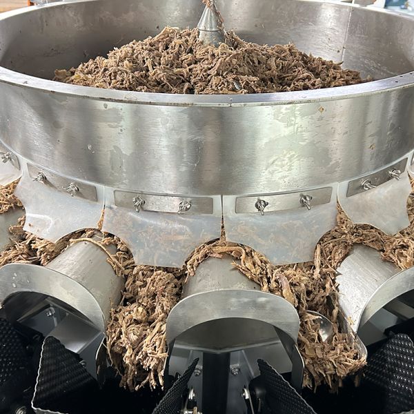 Customized Efficient Dehydrated Beef Nuggets Quantitative Bagging Packaging Machine Ready to Eat Food Beef Multihead Weigher