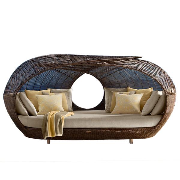 Outdoor Garden Sunbed Wicker Daybed with 10cm Thick Cushion and Aluminum Frame