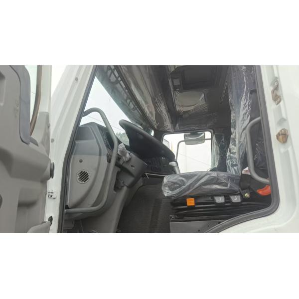 Utilisé HOWO 371HP 6x4 tracteur camion 272KW moteur