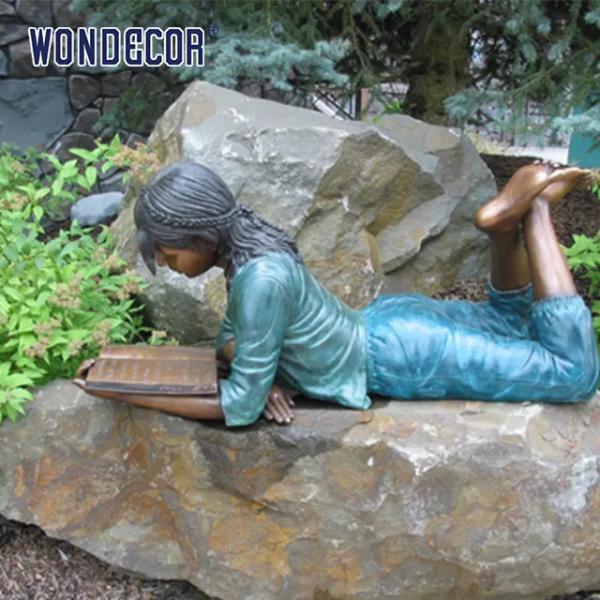 Подгонянное украшение открытого сада, в натуральную величину бронзовая статуя чтения девушки на ее животе