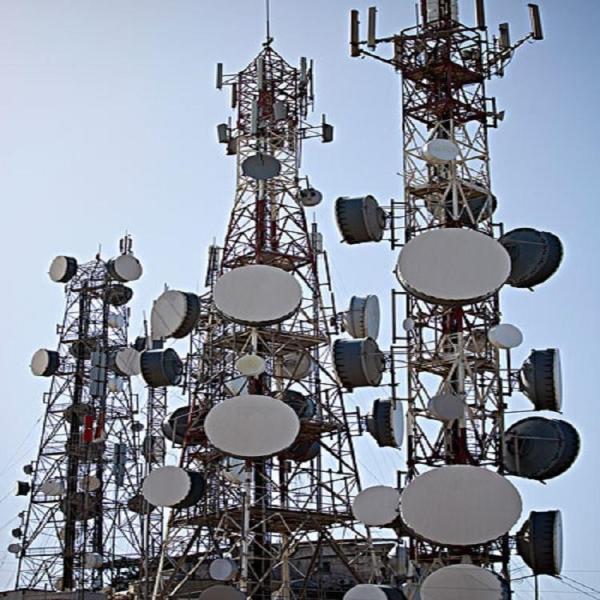 天线Wifi塔通信用4腿自支撑镀锌角钢格塔电信塔