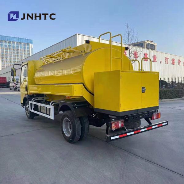 Sinotruk Howo 3000L 5000L Refueling Fuel Tanker Truck 4x2 Light Duty