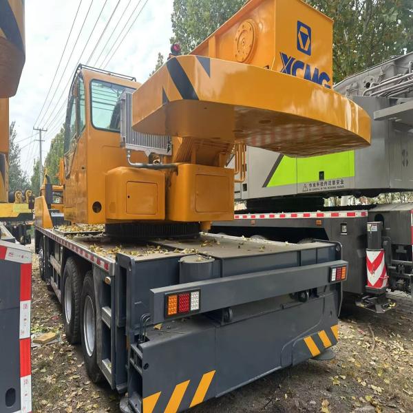 50T Hydraulic Old Crane Truck QY50K-II XCMG Mobile Crane 80km/h