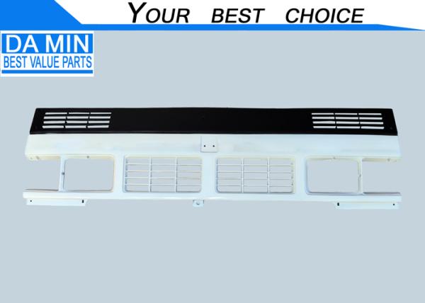 NHR NKR Grille de radiateur 8970012390 Isuzu Pièces extérieures 1990 Modèle de camion léger Longueur du corps 1360mm