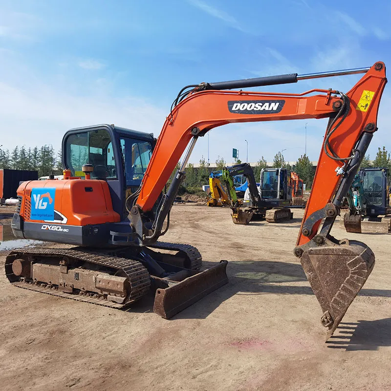 Super Low Price for Sale Used Boutique Mini Excavator Doosan 60, Small 6t Excavator High Quality Excavator, Excellent Condition