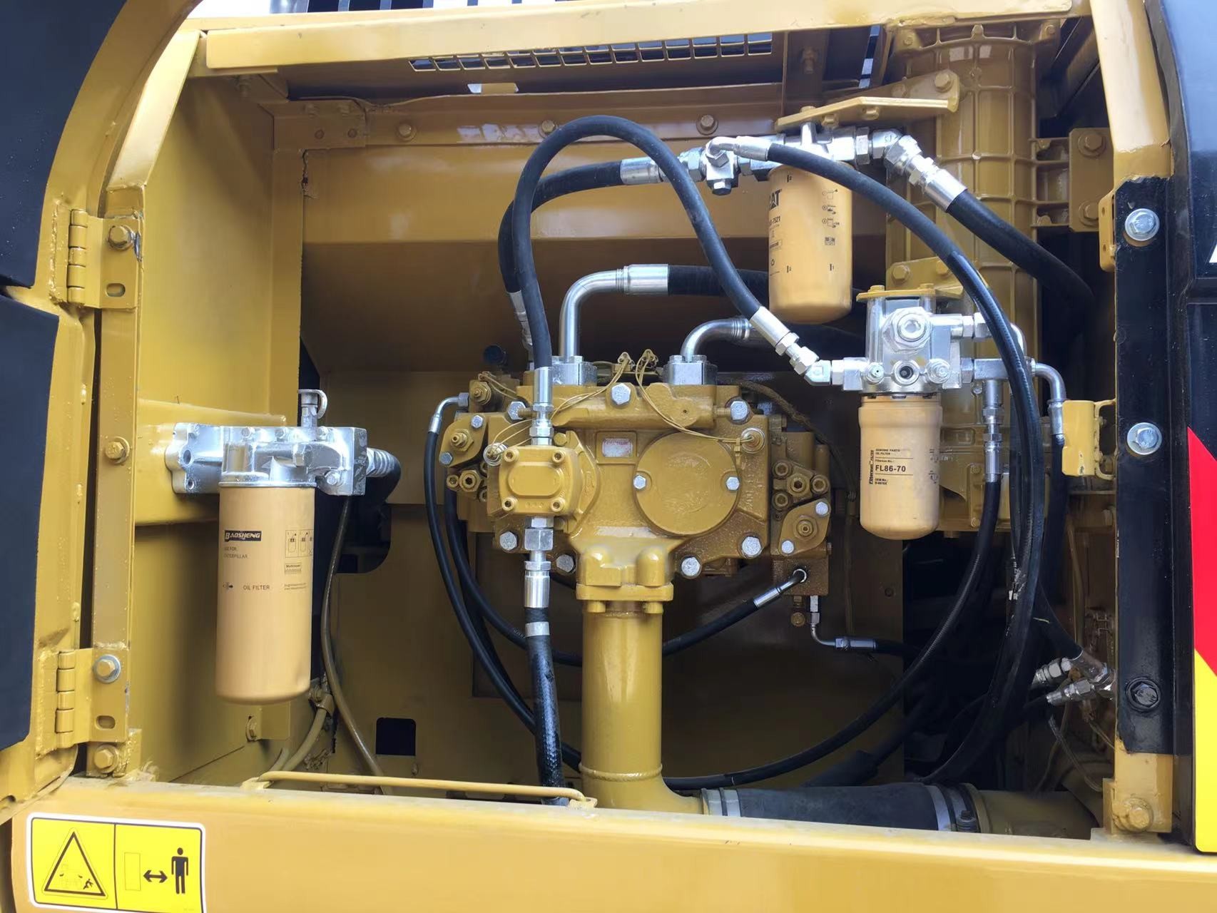Использованные экскаваторы CAT от 10T до 30T с шириной рельса 600 мм и креплениями для сцепления
