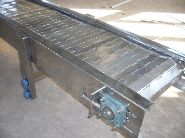 Venda Cinturão transportador motor usado Cinturão transportador de rolos de metal industrial inclinado