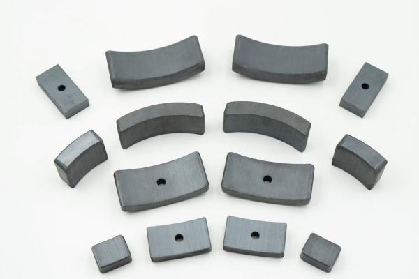 Motorcycle Motor Essential Permanent Magnet Ferrite Tiles for Convenient Transport