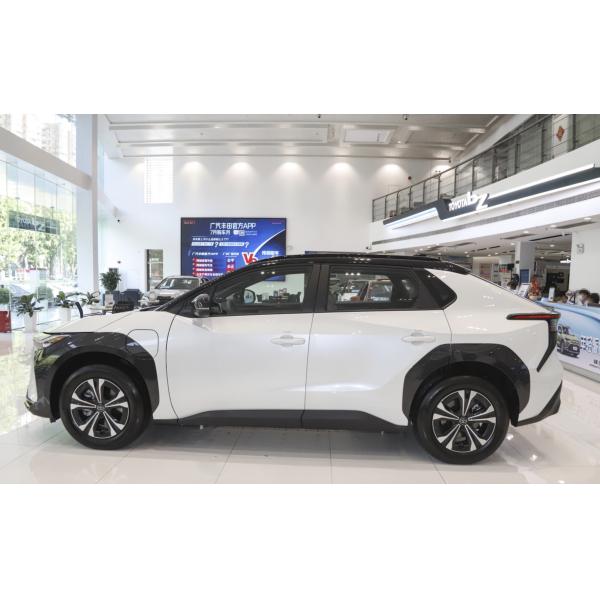 Автомобиль четырехколесного привода Тойота BZ4x 2022 наградной используемый версией электрический