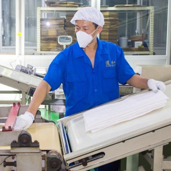 Fuel Resistance Odorless Moistureproof FKM Fluorine Rubber Sheet for Oil Seals and Gaskets