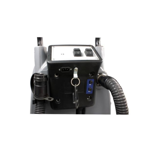 Серое промышленное оборудование чистки пола, машина уборщика паркета