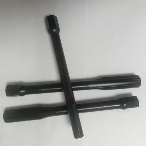 Blackening Heat Treatment With Hardness Of 42CRMO Material CNC Milling Long Shaft Parts