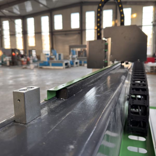 BHM1325M CNC Router Machine with 1300×2500mm Working Area, 6.0KW Air-Cooled Spindle, and 0.05mm Machining Accuracy for Wood and Plastic Engraving