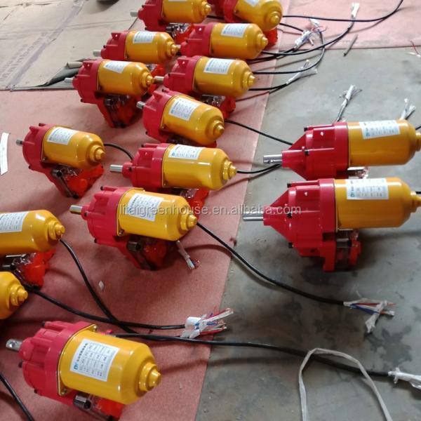 Маленький электрический ролл-ап-мотор для многоразового тепличного фильма