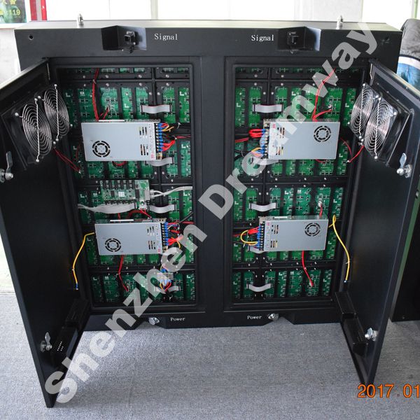65000 CD / m2 960 × 960 mm Outdoor Advertising LED Display Screen Energy saving