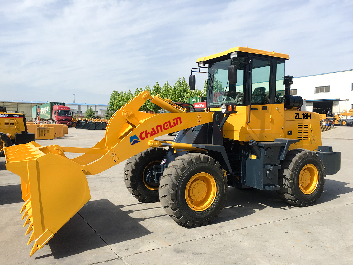 Загрузчик на ведрах ZL18H 65KW 2T 1M3 с дизельным двигателем YUNNEI