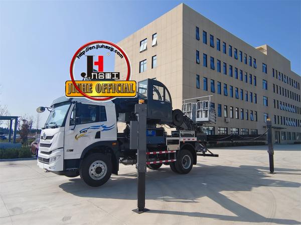 JIUHE JIEFANG 4*2 plataforma de elevação hidráulica camião 45m camião montado plataforma de trabalho aéreo com balde