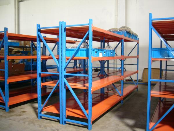 Shelving claro de aço do dever de Q235B, cremalheiras elétricas do armazenamento do metal da camada seletiva