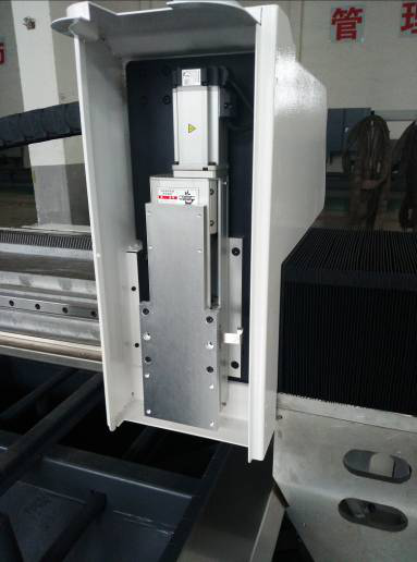 Sheet Metal IPG Fiber Laser Cutting Machine With SmartNest Composing Software