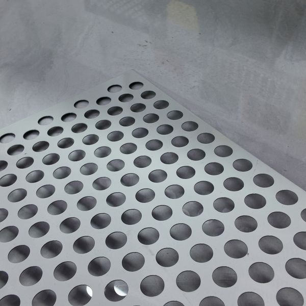 Rust resistance 3mm Thick Perforated Steel Grating For Mining Screening