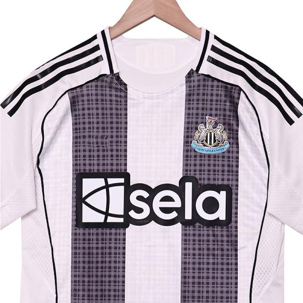 Newcastle United 2025-2026 season player version home jersey supports group customization