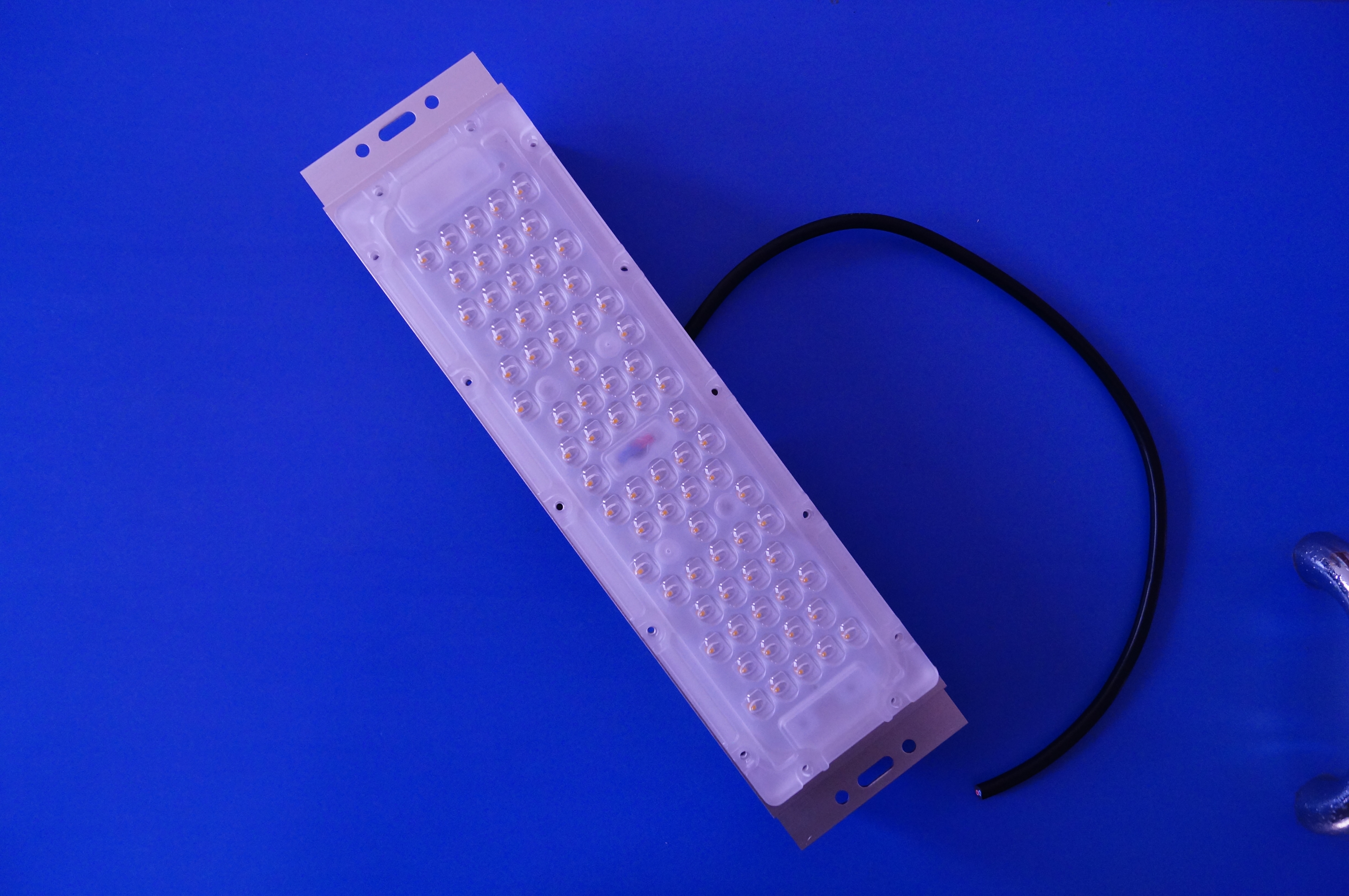 Теплоотвод модуля 160lm/W 12V 50W уличного света степени SMD3030 80x150 солнечный