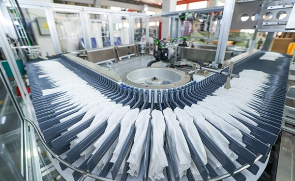 Ligne de production de couches WM-B1119 380V 50HZ Puissance 400KW
