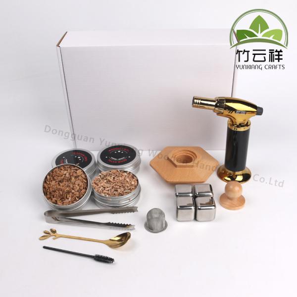 Kit de fumeurs de cocktails avec lampe de poche - 4 saveurs Frites de bois - Bourbon cadeaux de whisky d'anniversaire pour les hommes, papa, mari