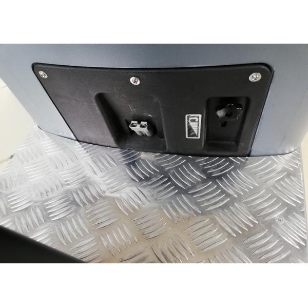 Езда на скрубберах пола, ехать машина чувствительной структуры скруббера пола