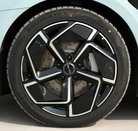 Место двери 5 электрического автомобиля 4 700km долгосрочной RWD версии BYD Searl 2022 среднее