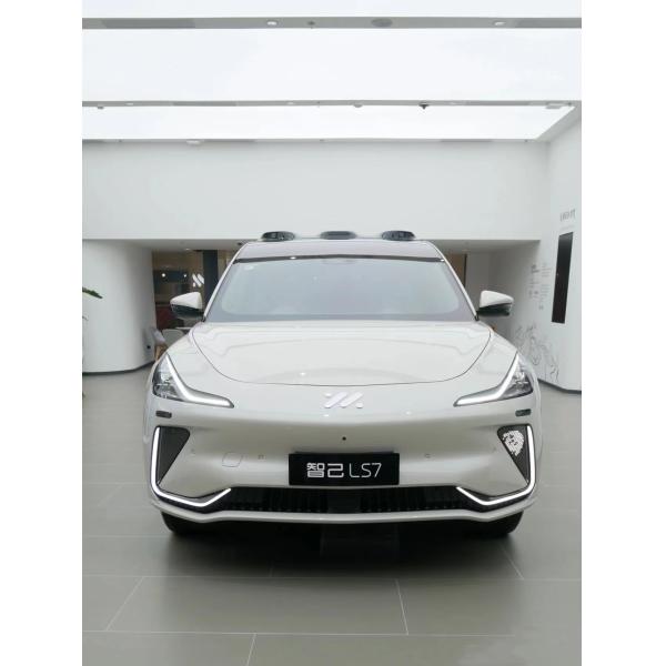 5 puertas 5 asientos Zhiji LS7 Elite RWD 20 pulgadas neumáticos SUV Ev Car Batería eléctrica recargable NEDC Alcance 602km Alta velocidad 200km/h