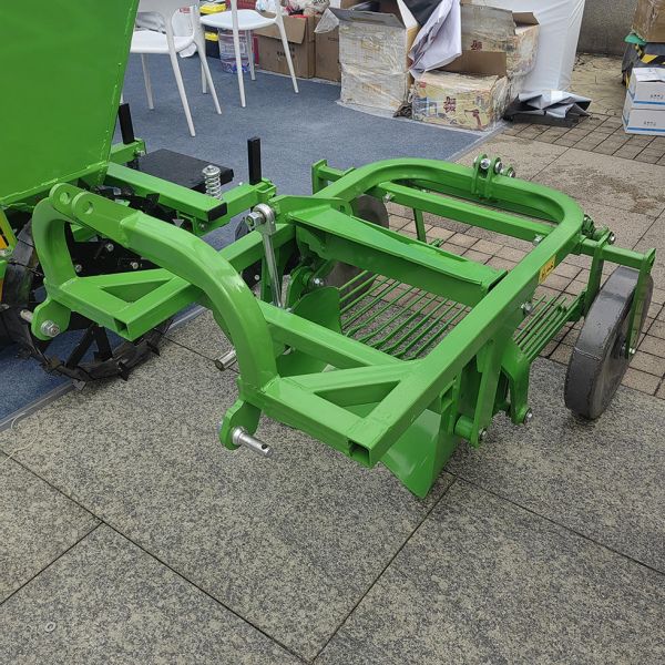 Farm Tractor Pto Mounted Small Sweet Potato Harvester