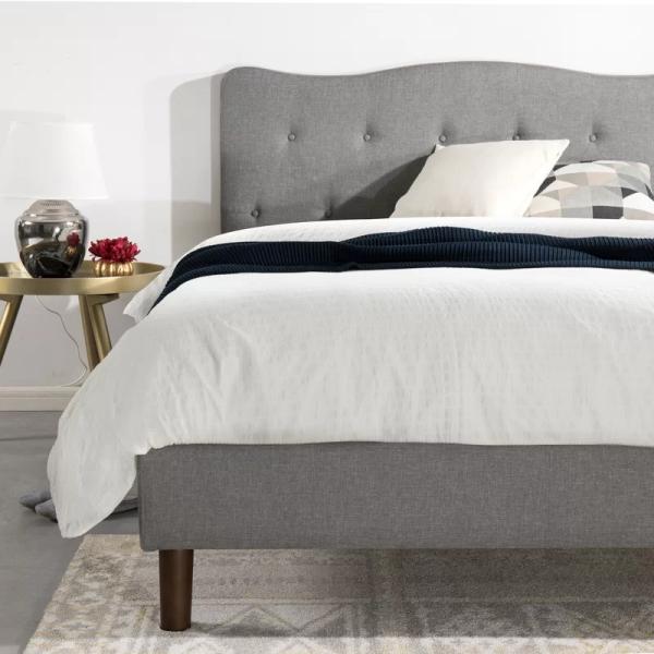 Tufted обитая кровать гостиницы платформы с ногами Tufted изголовья пряжки твердыми деревянными