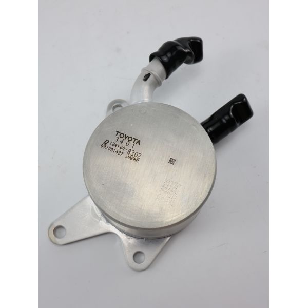 33490-34010 Engine Oil Cooler High Performance Toyota Spare Parts For URJ201 LX USK6#