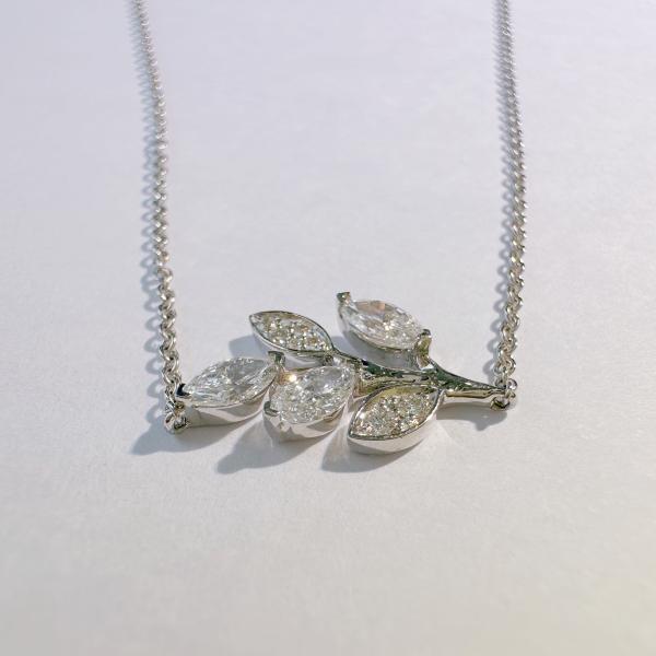 Handmade Luxury 18K Gold Leaf Pendant Necklace New Design Fashion Jewelry Women Customized Diamond Necklaces Anniversary Wedding