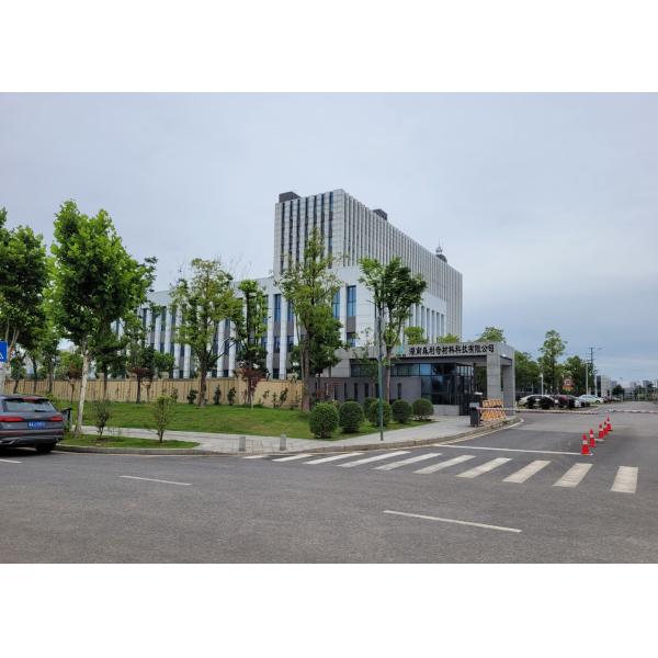 Optimiser les performances du carburant avec des additifs d'huile de carburant liquide huile jaune clair ou rouge-brun