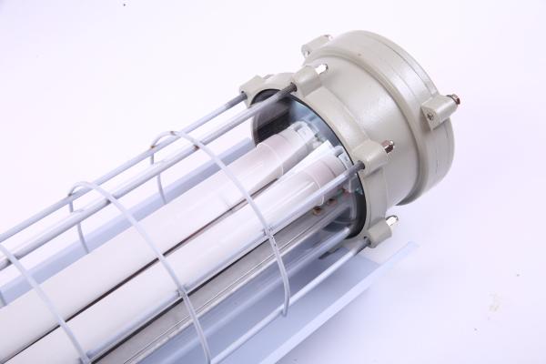 Lumière LED linéaire résistante aux explosions IP66 T5&T8 Double tube suspendu