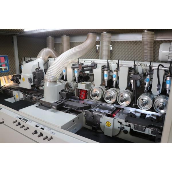 CNC деревообрабатывающий формовочный аппарат Четырехсторонний деревянный планёрный завод в рабочем Max. ширина 210 мм