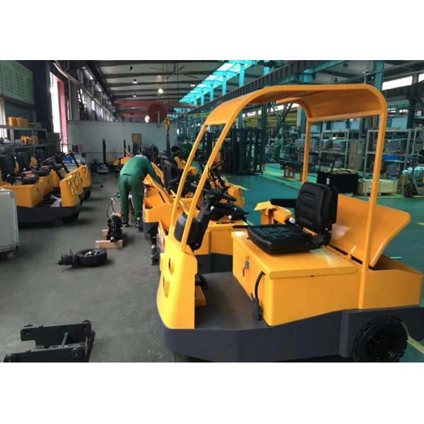 Tractor eléctrico asentado de la remolque del aeropuerto fácil - peso de la tracción de la cubierta 5000kg de la espalda abierta