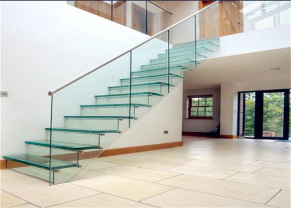 Closed Riser Straight Floating Steps Staircase / Floating Spiral Staircase