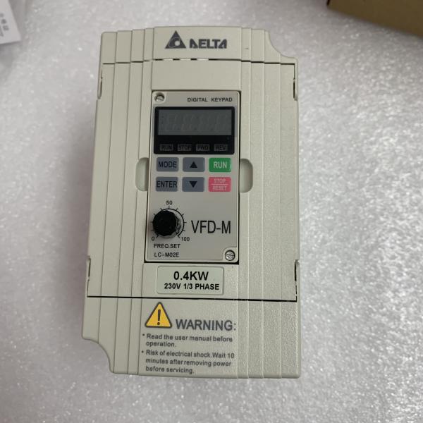 A C.A. do delta VFD004M21A CONDUZ 1/3 de FASE 6.3/3.2A 200-240VAC 50/60HZ NOVA