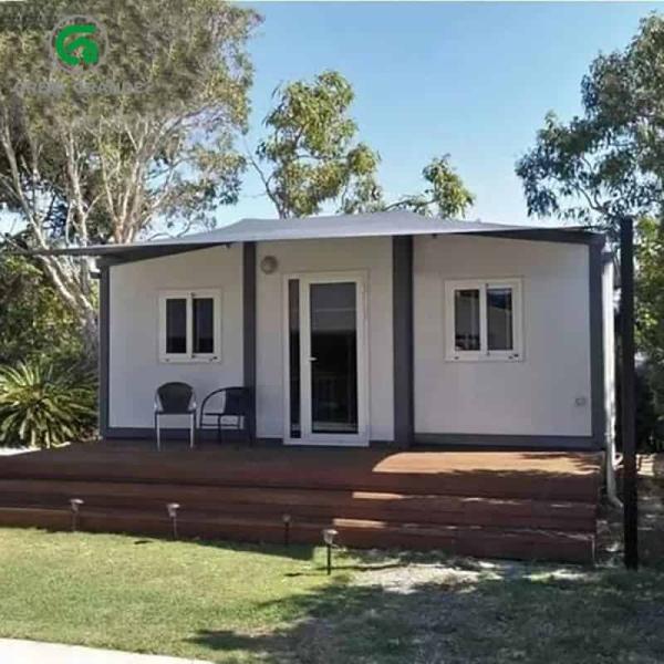Customized 20FT Flat Expandable Prefab Homes Double Layer Water Proof