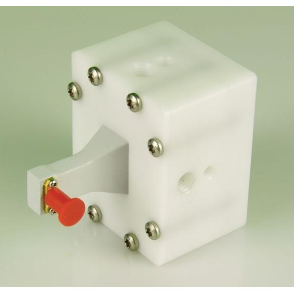 Schwarzbek BBHA 9170 Broadband Horn Antenna with 14-40 GHz Frequency Range, 15-20 dBi Gain, and SMA-Compatible Female Connector